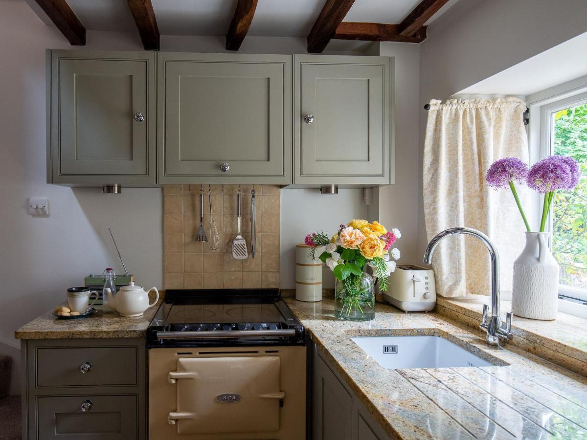 Climbing Rose Cottage - Dog Friendly - Peaceful Cotswold Cottage Adlestrop 外观 照片
